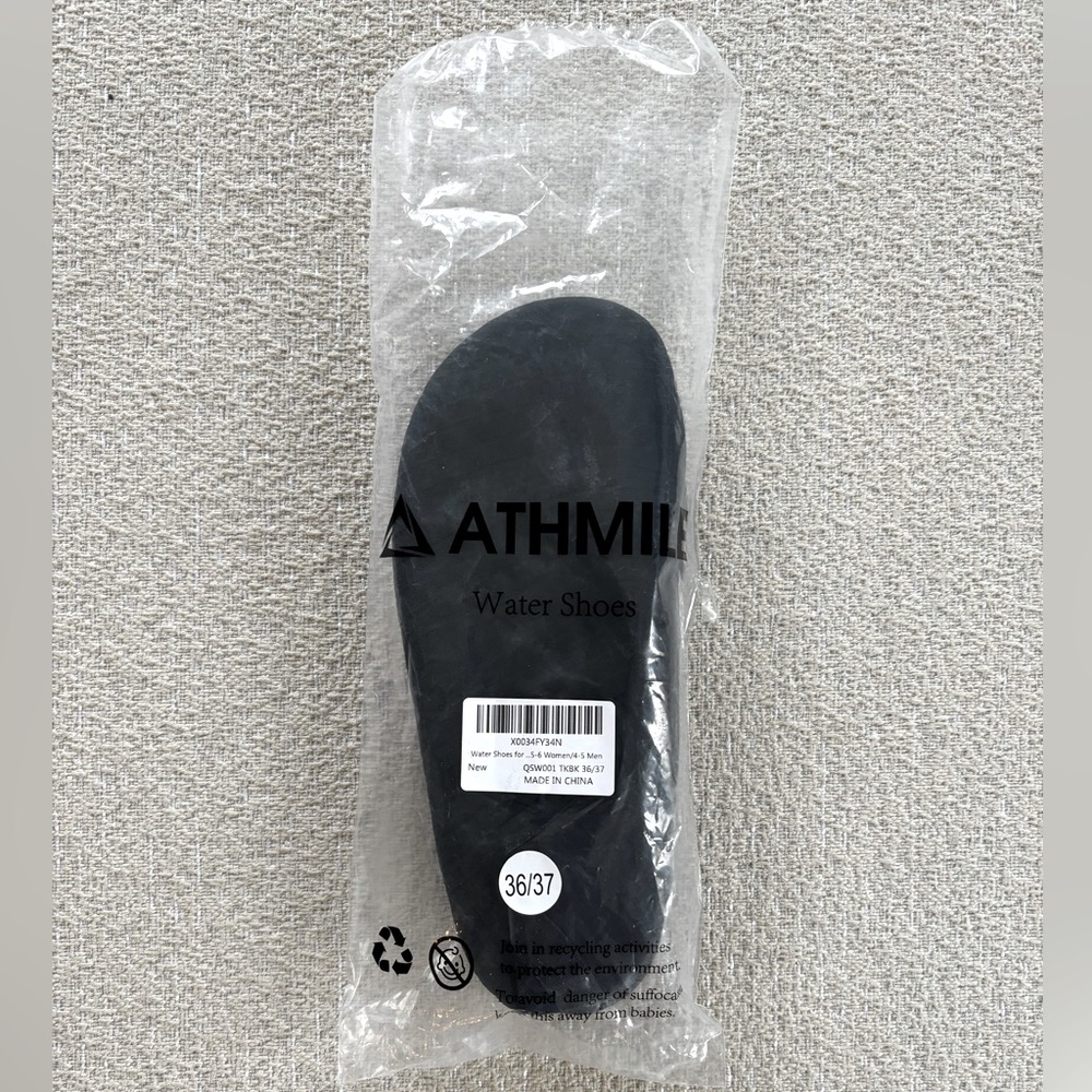 NEW ATHMILE Unisex Water Shoes Size 6-7 Color Black